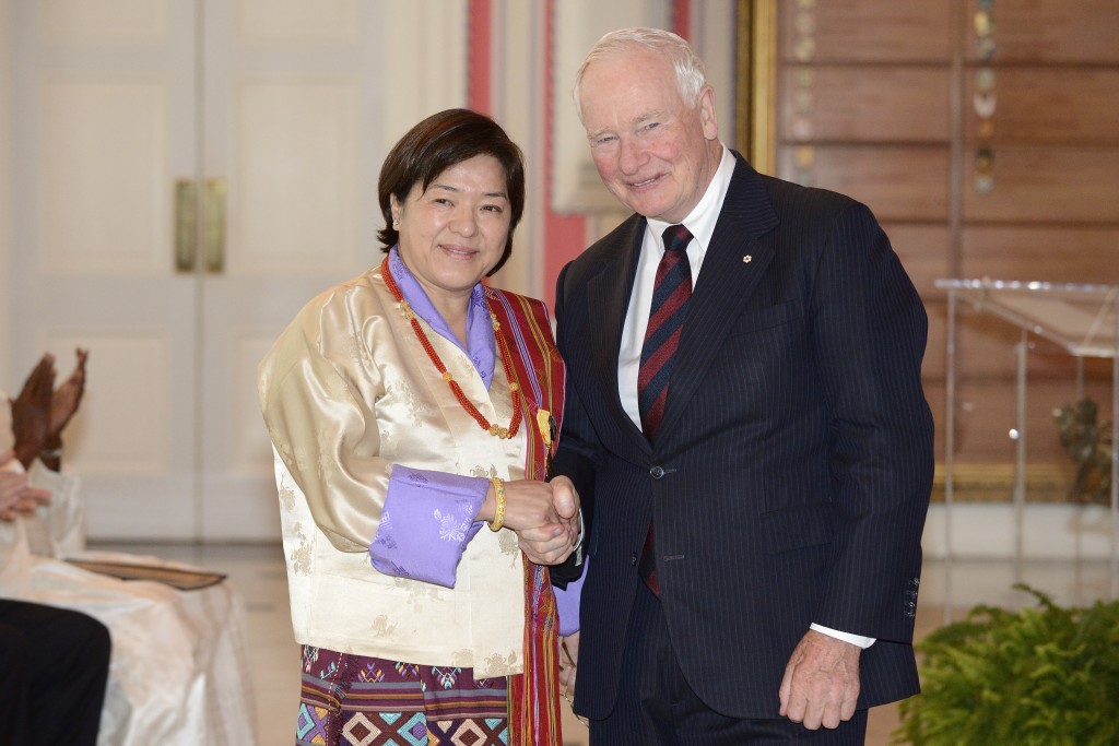 GG02-2015-0219-002 June 1st , 2015 Ottawa, Ontario, Canada His Excellency the Right Honourable David Johnston, Governor General of Canada, received the letters of credence from Her Excellency Kunzang C. Namgyel, Ambassador-designate of the Kingdom of Bhutan on Monday, June 1, 2015, at Rideau Hall. Credit: MCpl Vincent Carbonneau, Rideau Hall, OSGG